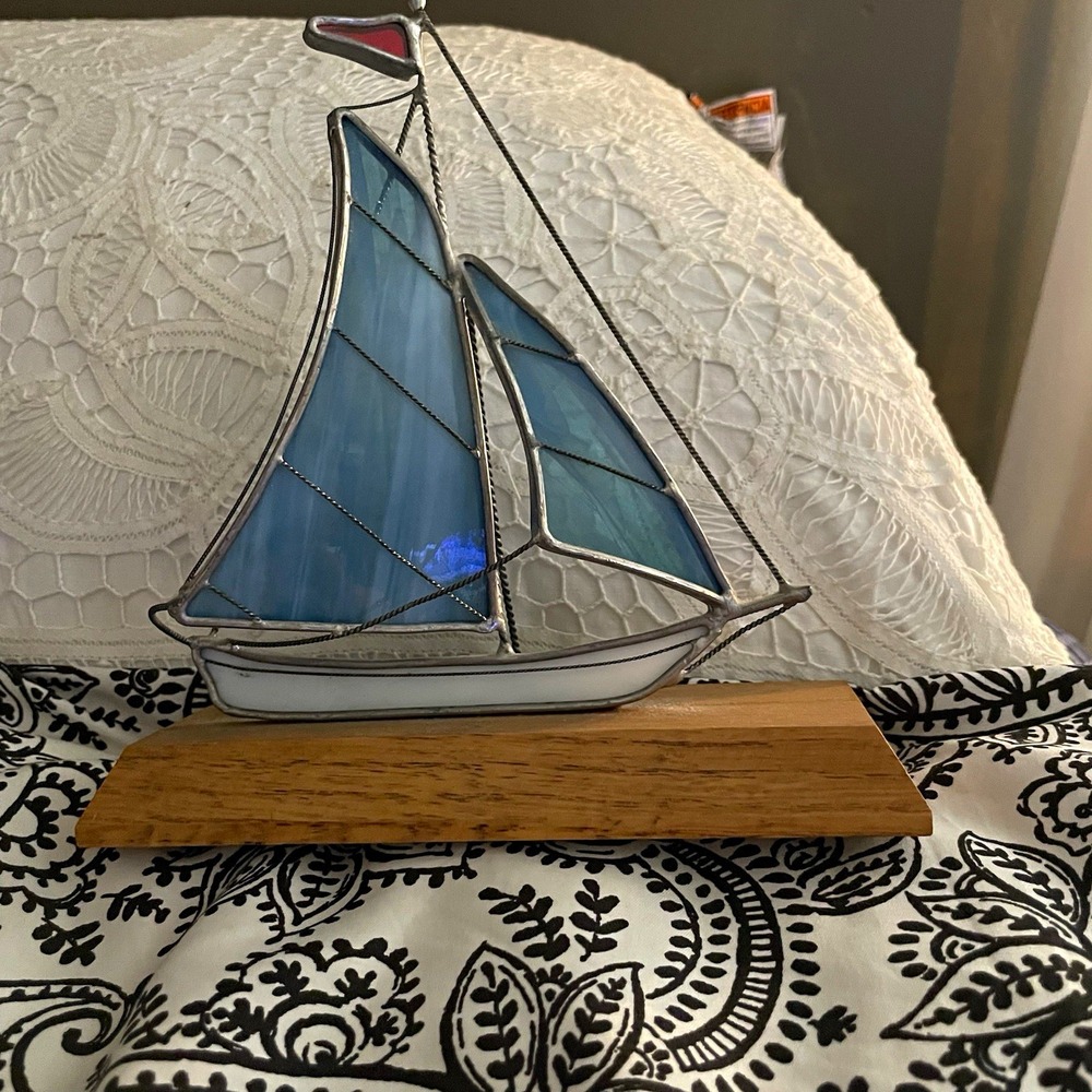 Lloyd Lindscott Stained Glass Sailboat Figurine handcrafted 7" tall Signature